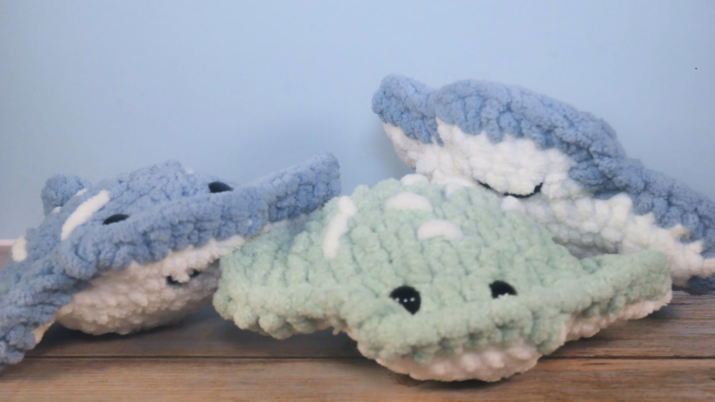 Crocheted stingrays (Medium)